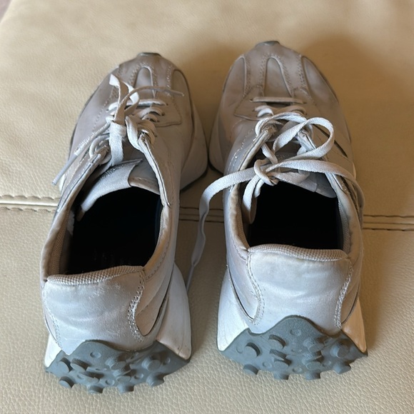 New Balance 327 - Picture 2 of 4